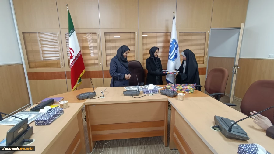 برگزاری جلسه تقدیر از عملکرد برجسته گروه تربیت کودک آموزشکده الزهرا (س) در ارائه خدمات مراقبتی از کودکان همکاران در جشن انقلاب  4