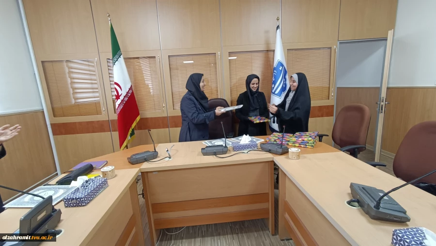 برگزاری جلسه تقدیر از عملکرد برجسته گروه تربیت کودک آموزشکده الزهرا (س) در ارائه خدمات مراقبتی از کودکان همکاران در جشن انقلاب  5