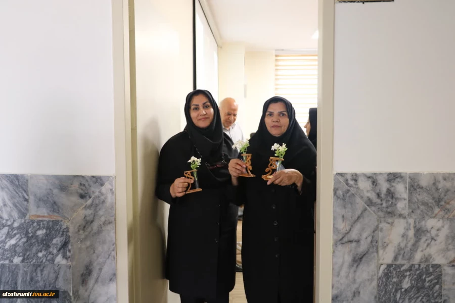 برگزاری جلسه شورای اداری با حضور ریاست و اعضای هیأت علمی و کارکنان در آموزشکده الزهرا (س)مشهد
 5