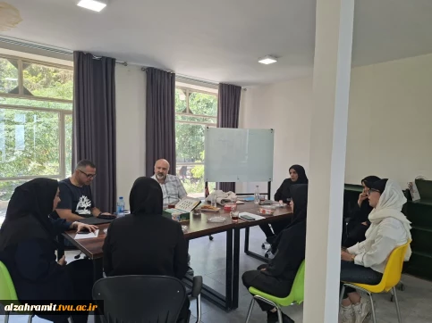 برگزاری نشست‌های مشورتی هسته‌های نوآور در مرکز نوآوری و صنایع خلاق مشهد