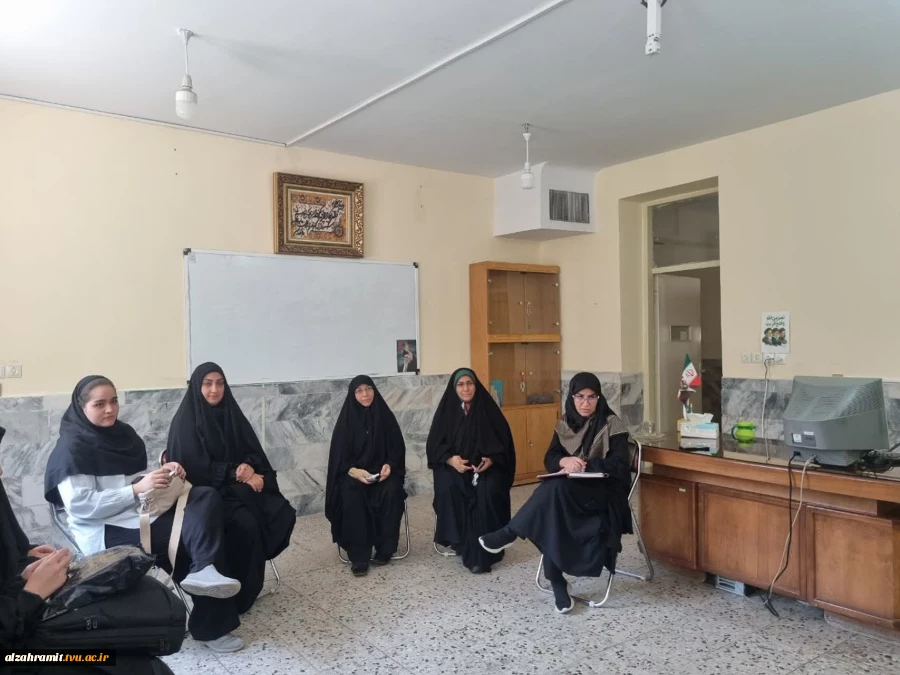 نشست مشترک انجمن‌های علمی و کانون‌های فرهنگی برای برگزاری آیین وداع با رهبر شهید انقلاب در مشهد 5