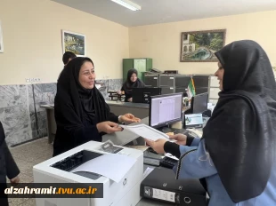 تکریم تلاش و تعهد؛ حضور رئیس آموزشکده در جمع کارکنان به مناسبت گرامیداشت روز کارمند
 6