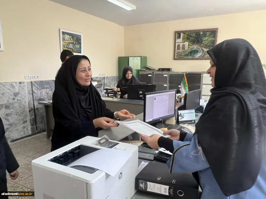 تکریم تلاش و تعهد؛ حضور رئیس آموزشکده در جمع کارکنان به مناسبت گرامیداشت روز کارمند
 6