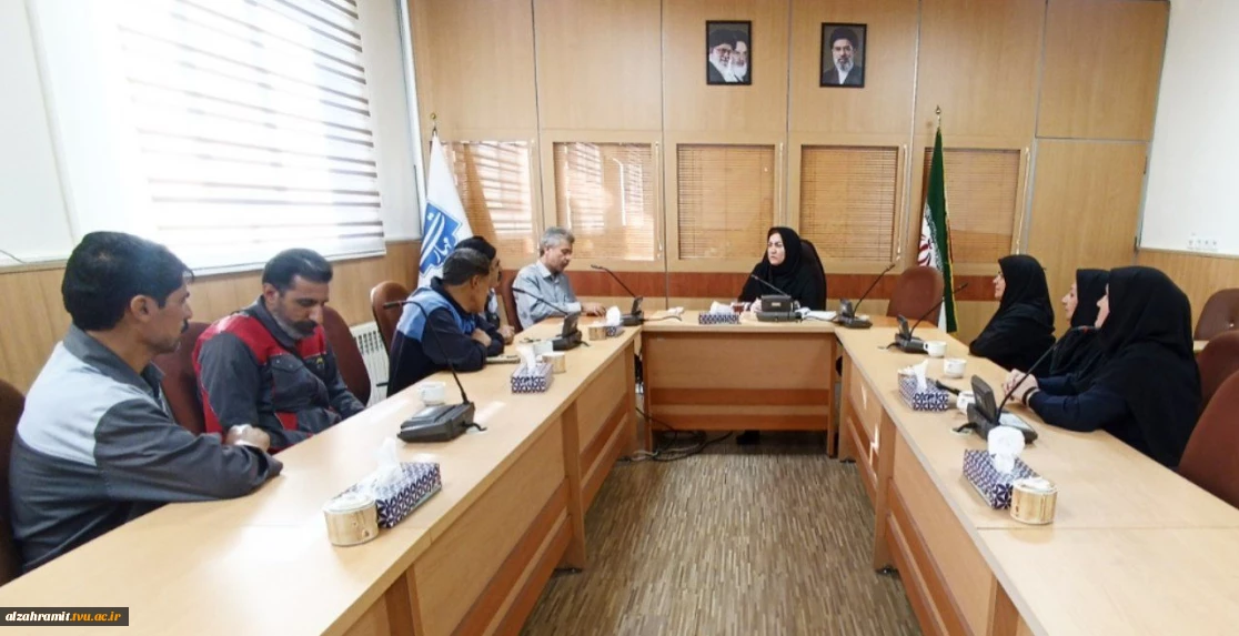 بررسی روند امور اجرایی در نشست تخصصی رئیس آموزشکده دختران مشهد با کارکنان حوزه خدمات